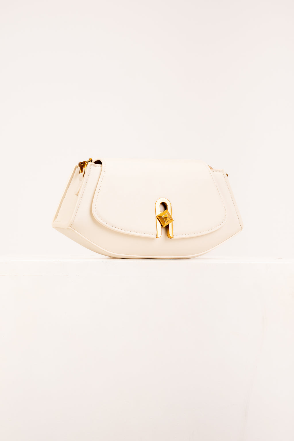 The Carmelia Shoulder Bag