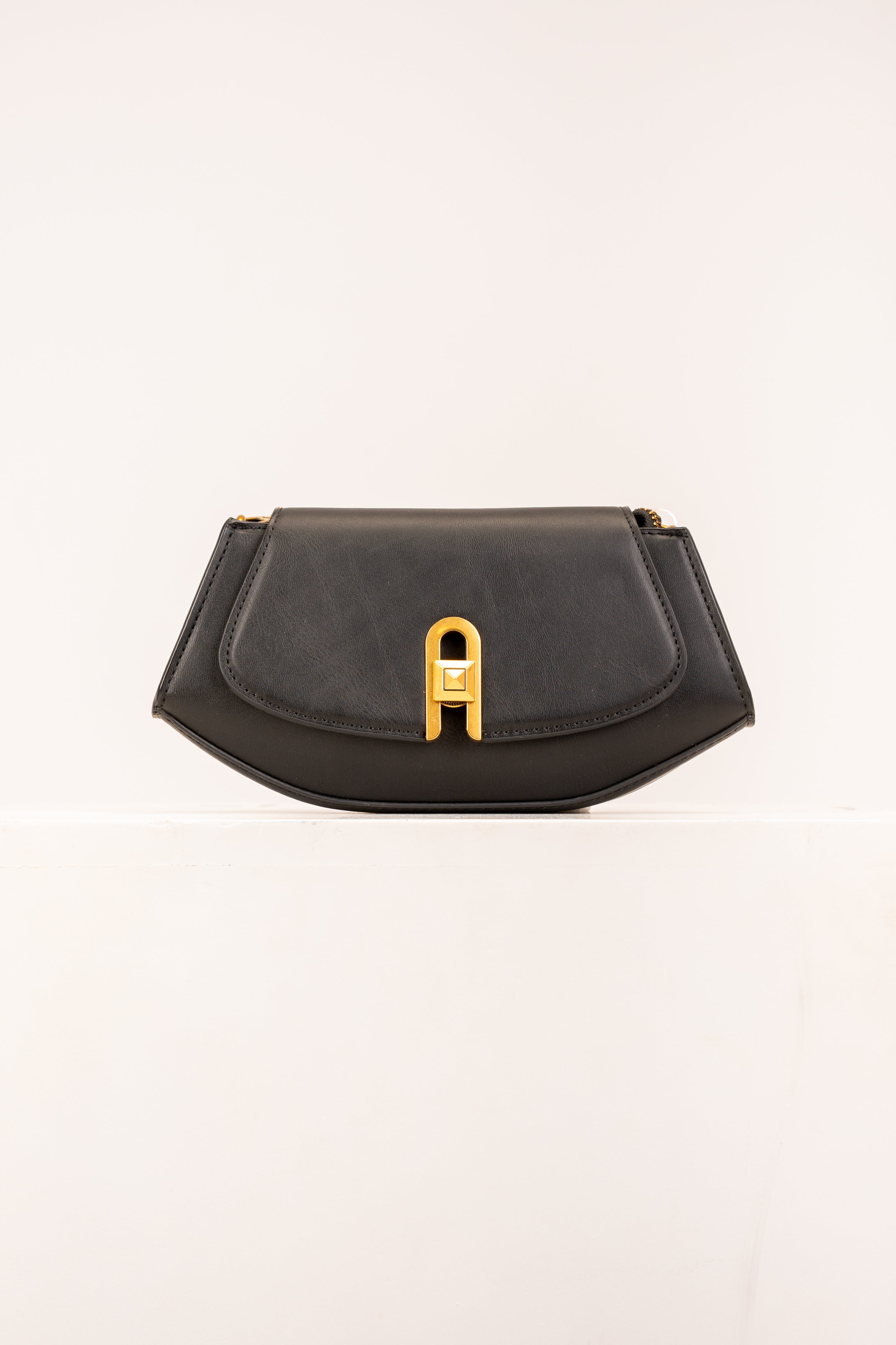 The Carmelia Shoulder Bag
